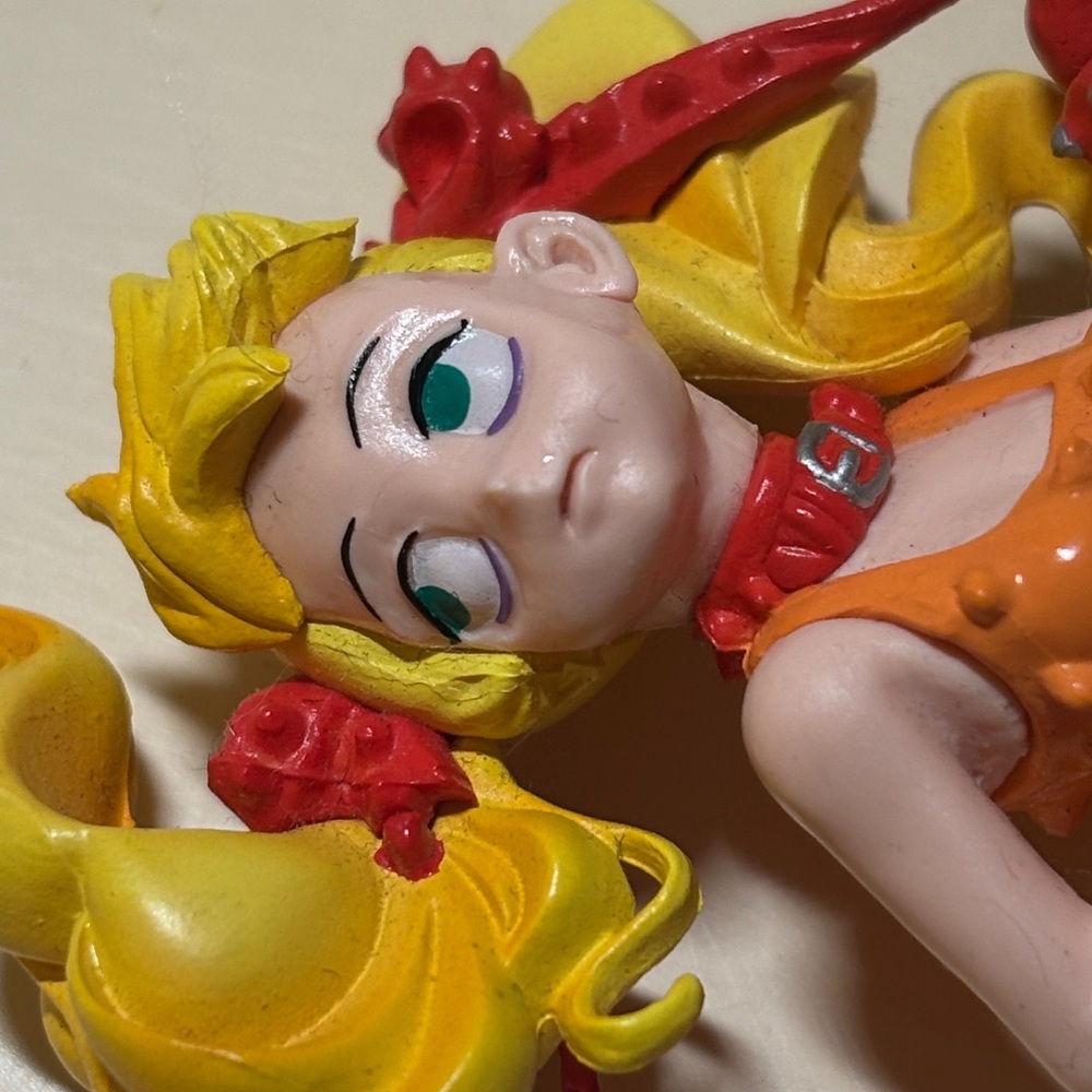 Capcom Collection “Effie” Mini Figure - Picture 4 of 4